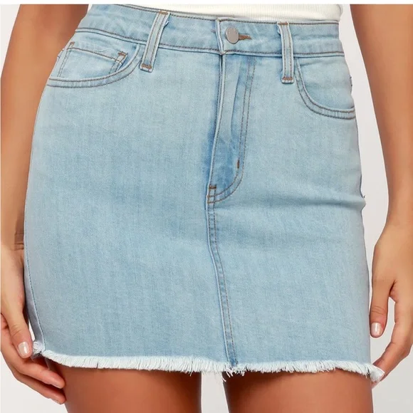 Lulu’s Light Wash Denim Mini Skirt Small - Picture 4 of 4